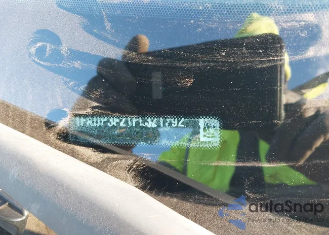 1FADP3F21FL321792: 43917588