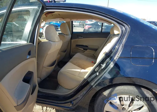 1HGCP26318A102503: 43917589