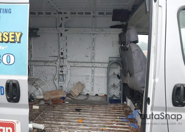 3C6TRVBG2LE103286: 43917782