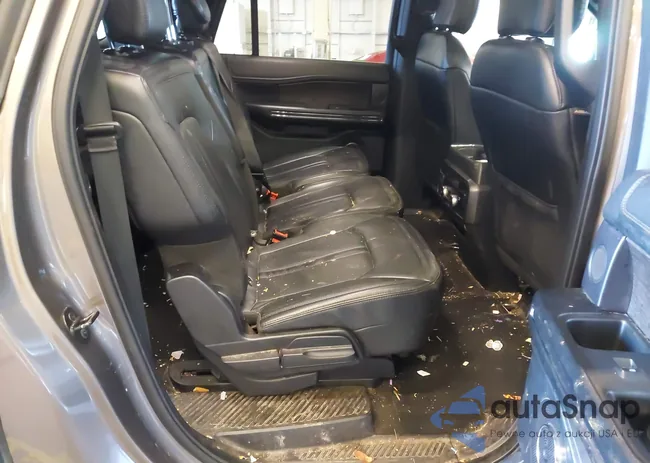 1FMJK2AT4KEA27853: 43918818