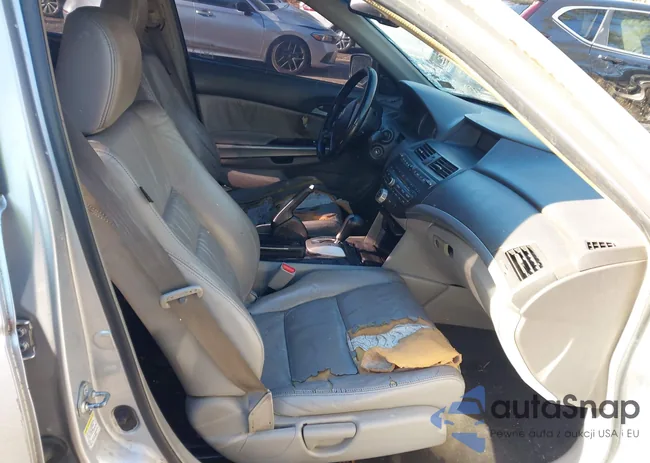 1HGCP26839A130445: 43918915