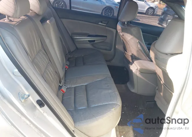 1HGCP26839A130445: 43918915