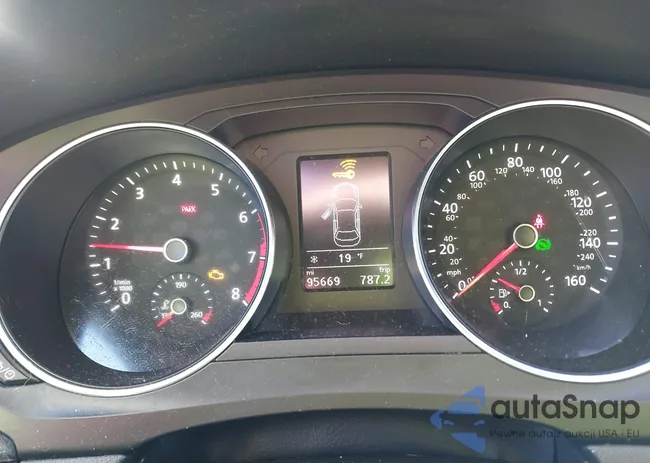 3VWDB7AJ5HM337782: 43919044