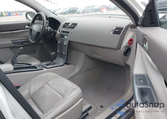 YV1MS382582375041: 43919385