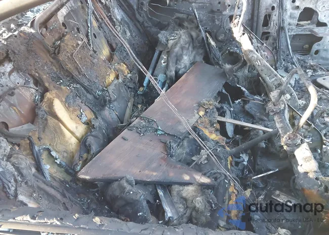 JN1CA31A51T112928: 43918501