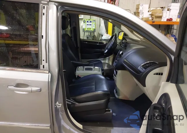 2C4RC1BG5GR292596: 43918592