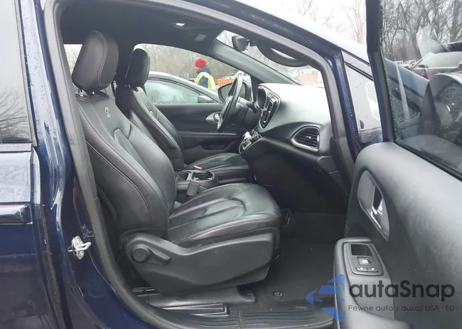 2C4RC1BG7JR292820: 43918677