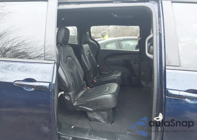 2C4RC1BG7JR292820: 43918677