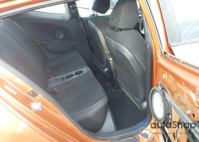 KMHTC6AD4HU306854: 43918727