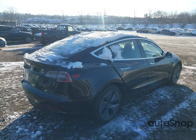 5YJ3E1EB1JF070625: 43918773