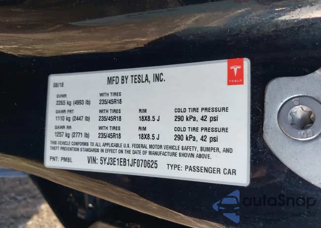 5YJ3E1EB1JF070625: 43918773