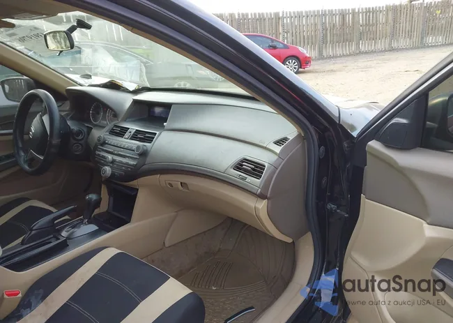 1HGCP2F3XAA164178: 43919796