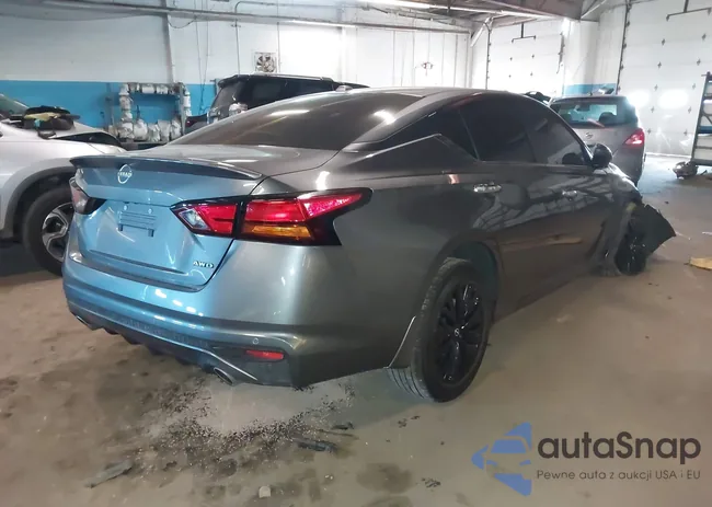 1N4BL4DW0SN331517: 43920125