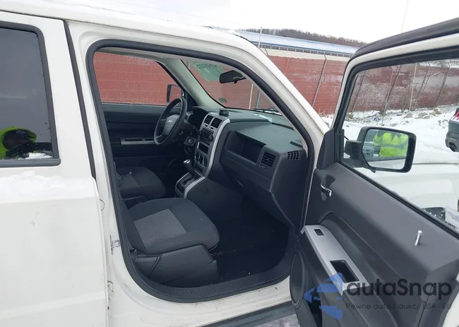 1J8FT28W38D775623: 43920322