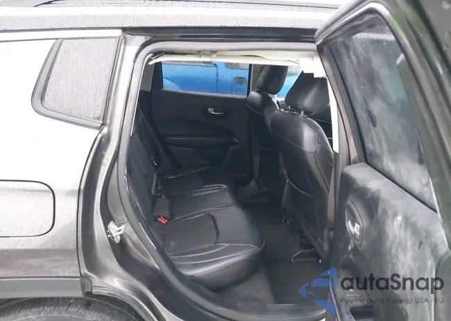 3C4NJDBB8JT117175: 43919478