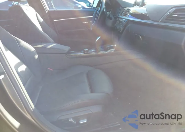 WBA8B9C5XHK675599: 43919652