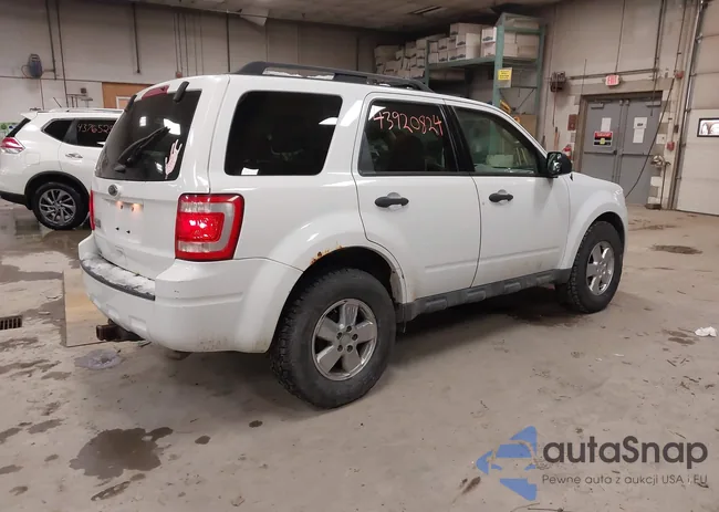 1FMCU9D78BKB85639: 43920824