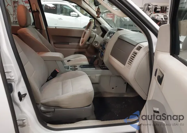 1FMCU9D78BKB85639: 43920824