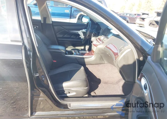 JN1BY1APXJM180653: 43920883