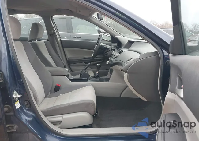 1HGCP25328A092971: 43920997