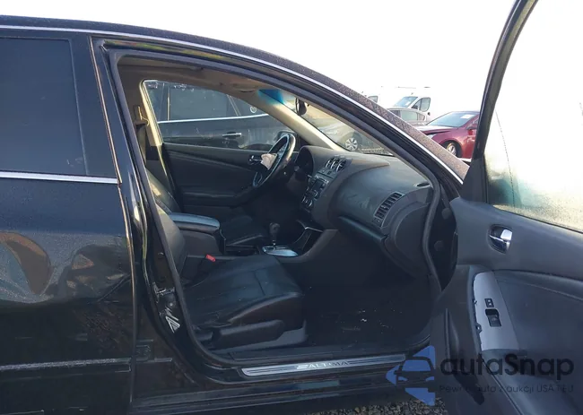 1N4AL2AP1AN555021: 43921136