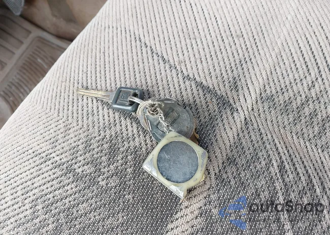 1GCGC33R0XF063219: 43921323