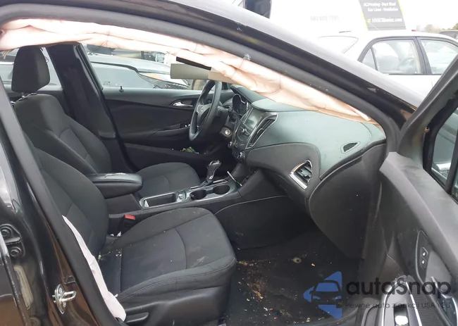 1G1BE5SM0H7124207: 43920734