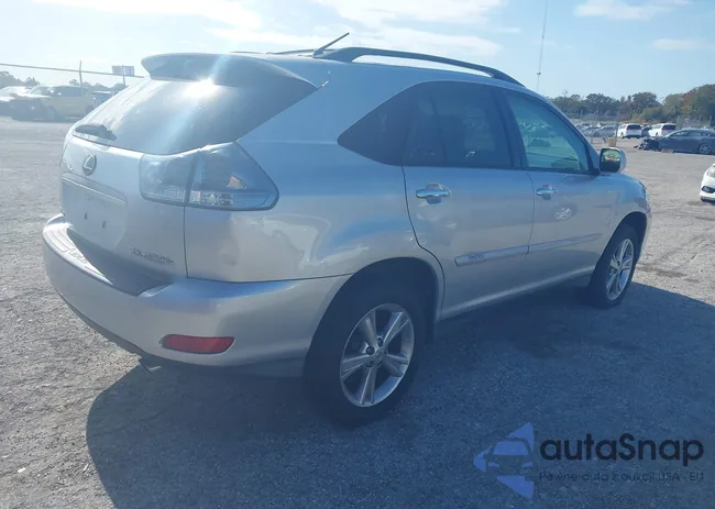 JTJHW31UX82850686: 43921877