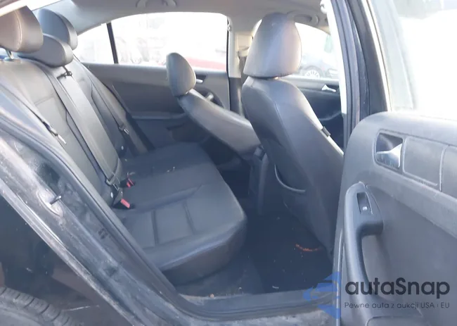 3VWDP7AJ9CM319747: 43922195