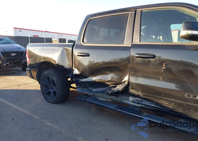 1C6RREFMXNN432052: 43922248