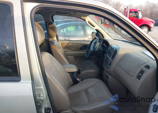 1FMYU03104KA29354: 43921429