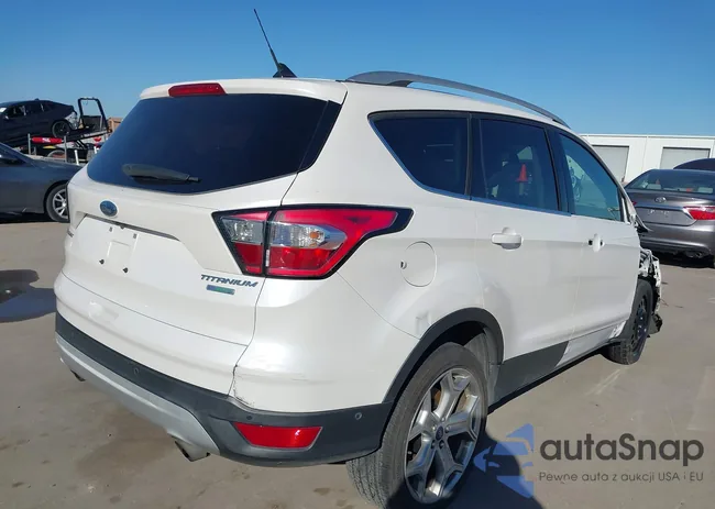 1FMCU0J96JUC05634: 43921533