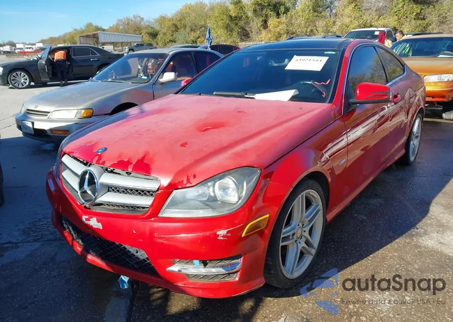 WDDGJ4HB7CF809737: 43921544