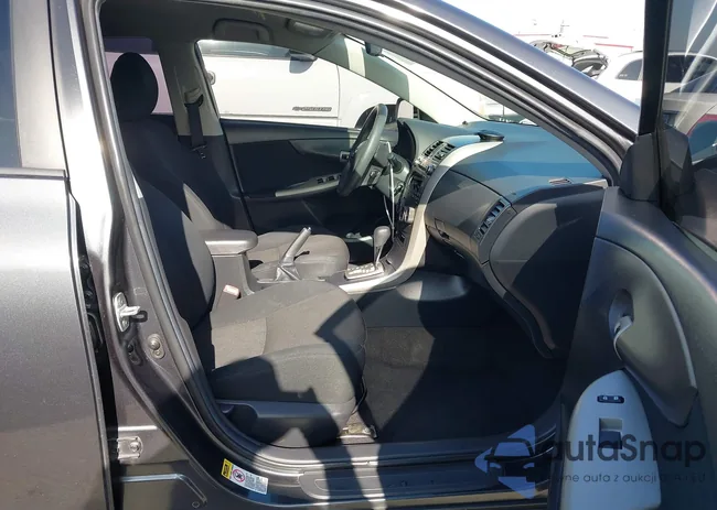 2T1BU4EE6BC700638: 43921584