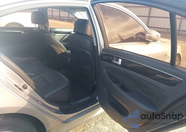 KMHGC4DD8DU241180: 43923345