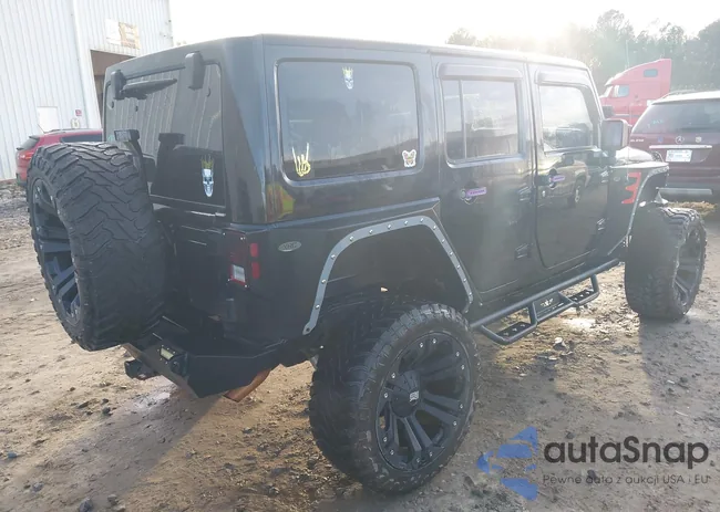 1C4BJWFG4DL549458: 43923351