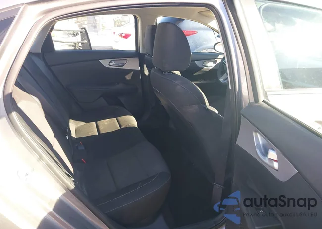 3KPF24AD2RE840167: 43922397