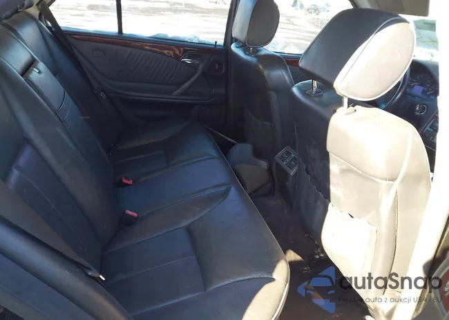 WDBJF83J31X045074: 43922446