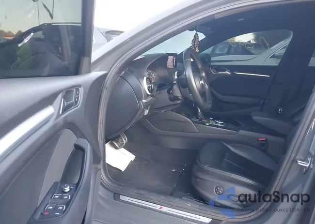 WAUGUGFF1J1019401: 43922699