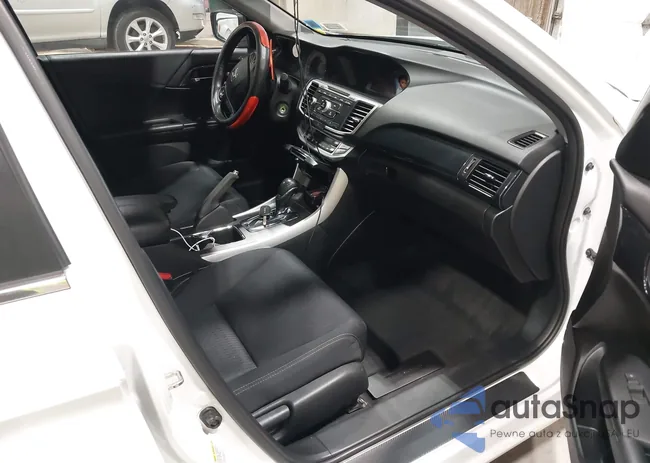 1HGCR2F59FA199331: 43923842