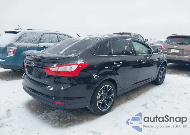 1FAHP3F2XCL326745: 43924302