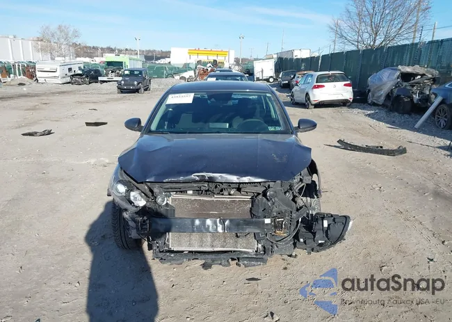 3KPF24AD9KE030461: 43923557