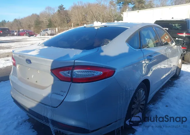 3FA6P0LU1ER260229: 43924946