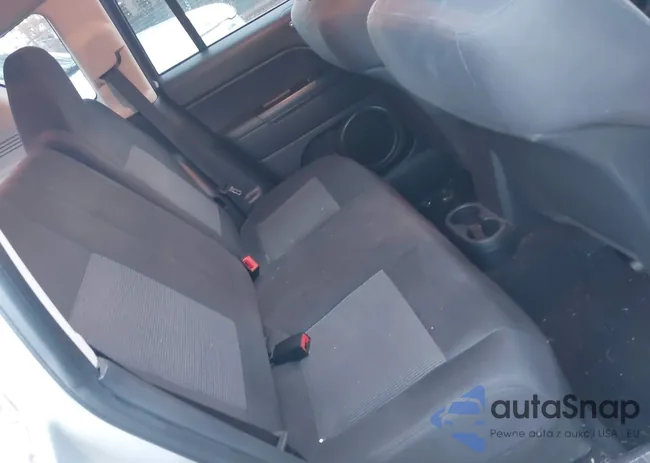 1J4NF1FB1BD135643: 43924962