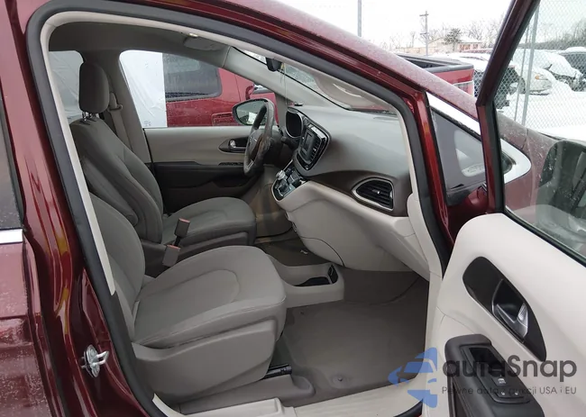 2C4RC1CG0HR677810: 43925061