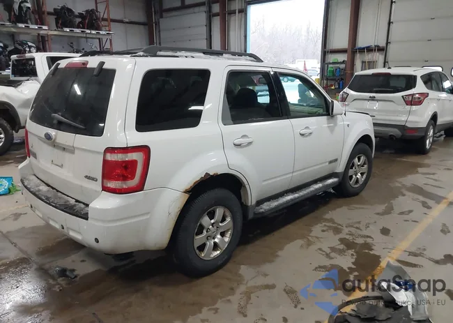 1FMCU941X8KB24815: 43925186