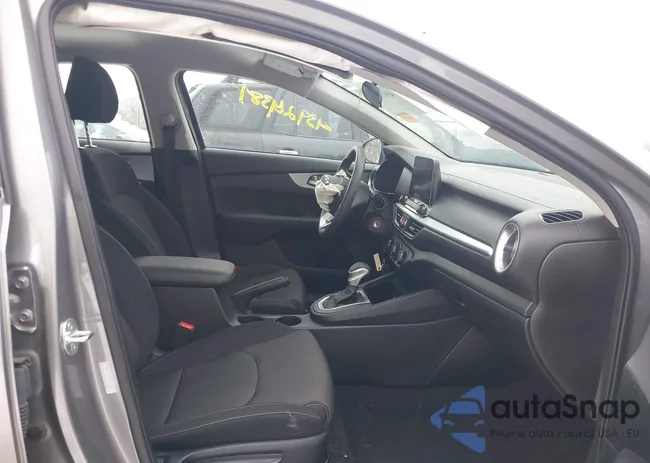 3KPF24ADXRE828221: 43924381