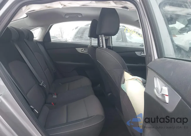 3KPF24ADXRE828221: 43924381