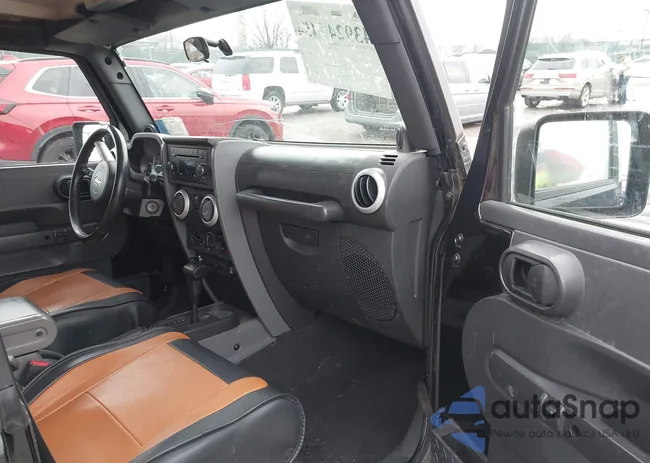 1J4FA54178L521860: 43924445