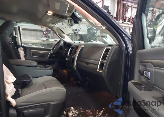 1C6RR7GT5DS601640: 43924473